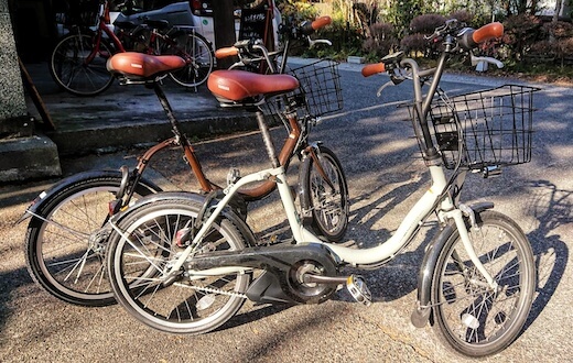 Standard city e-bike with basket (four bikes available)